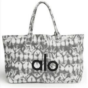 ALO Yoga Gray & White Tote Bag - NWT